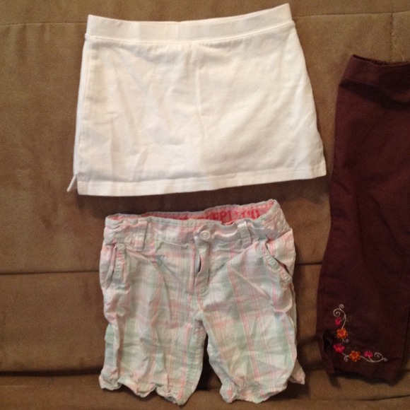 3 pair of Girls bottoms 4/5T - Picture 2 of 3