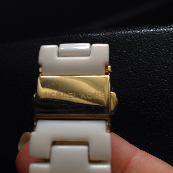 Authentic Michael Kors white and gold watch - Picture 2 of 4