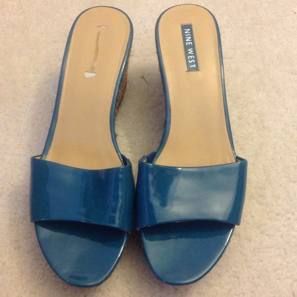 Nine West Sandals Size 8.5, Turquoise Patent