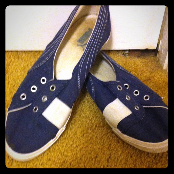 Blue Puma gym shoes