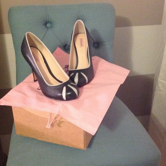 Super cute pumps!! 👠NWOT