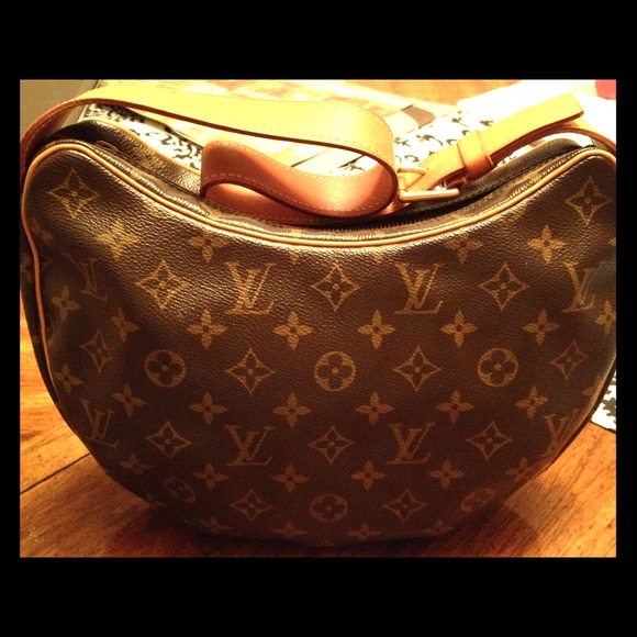 🎉HP 8/9🎉 Louis Vuitton Croissant MM