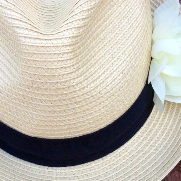 BUNDLED Fedora / NY& Co. NWOT.