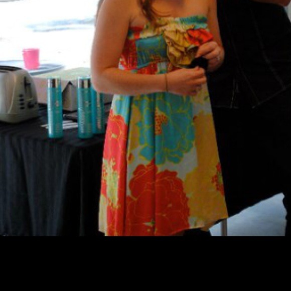 ⬇️⬇️⬇️Judith March multicolored floral strapless - Picture 3 of 4