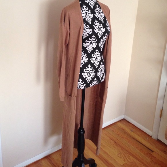💔SOLD💔Long & Lean Cardigan - Picture 2 of 3