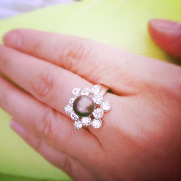 Freshwater black pearl adjustable ring. Sz 8-10.