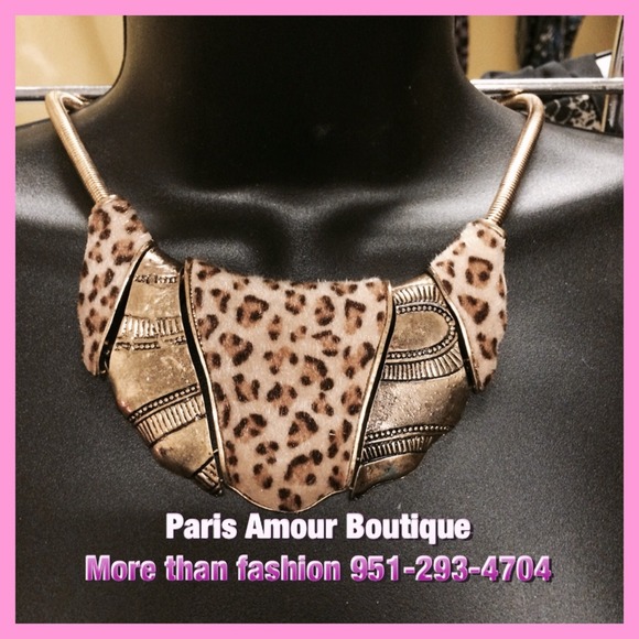 Leopard necklace!! ‼️BUNDLE‼️