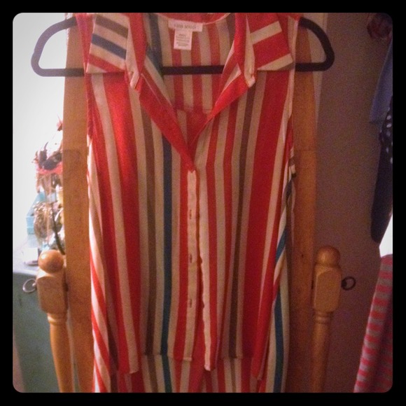 Striped loose fitted blouse. Longer on the back.