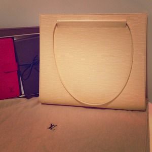 Authentic Epi LV in vanilla St Tropez