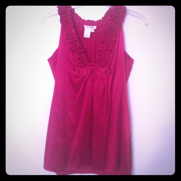 ⬇️⬇️⬇️Sophia Max silk red ruffle sleeveless top