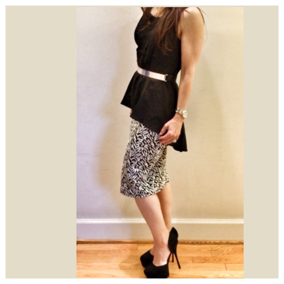 Black white knee length skirt Last one - Picture 3 of 4