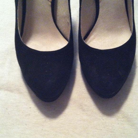 Reserved till 5/8 Black suede pumps - Picture 3 of 4