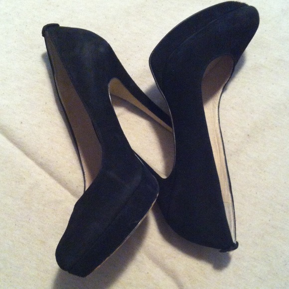 Reserved till 5/8 Black suede pumps - Picture 4 of 4