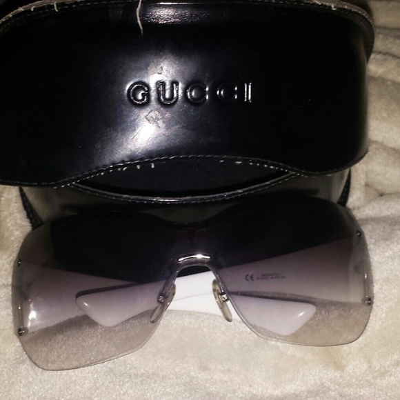 SOLD*****100% Authentic Gucci Sunglasses with Gucc - Picture 3 of 4