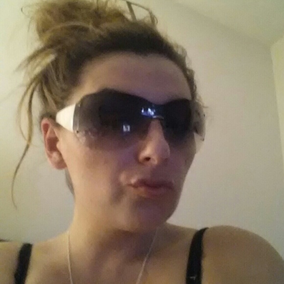 SOLD*****100% Authentic Gucci Sunglasses with Gucc - Picture 4 of 4