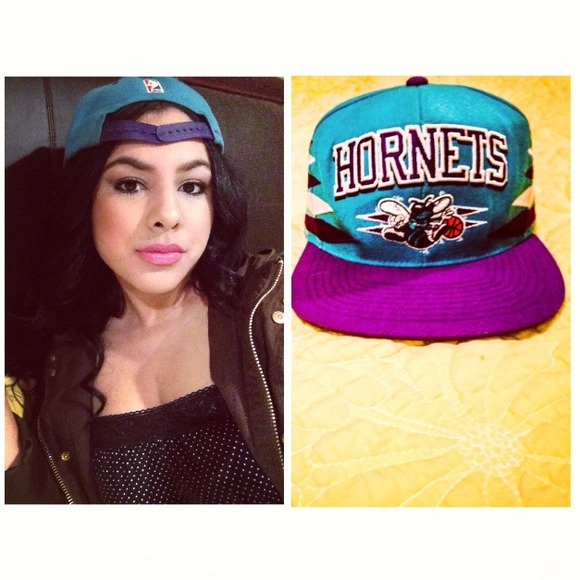 Hornets hat. B-ball 🏀👑