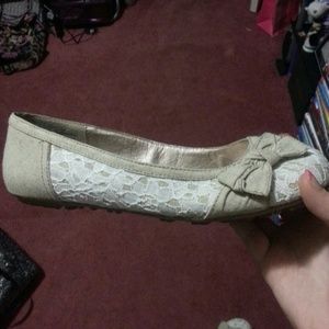 Lace flats