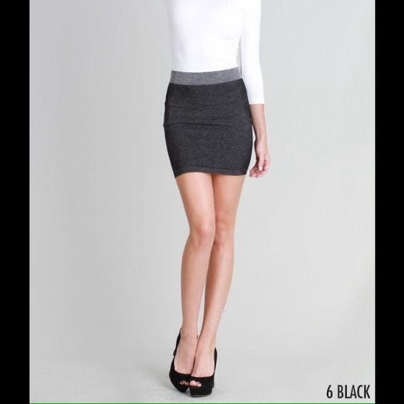 New Denim Look Super Soft and Stretchy Slimming Black Skirt - Picture 3 of 3