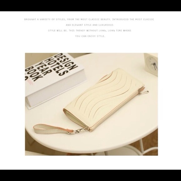 💢Sent out with Vince Camuto Heels As Free Gift💢 - Picture 3 of 4