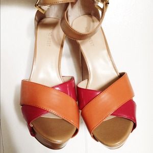 Nine West Size 6.5 Pink and Orange Strapped Heels