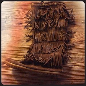 Minnetonka fringe moccasin boots