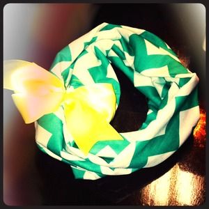 One of a kind toddler scarf🎀