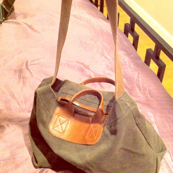 Madewell Caravan Mailbag SOLD OUT ONLINE