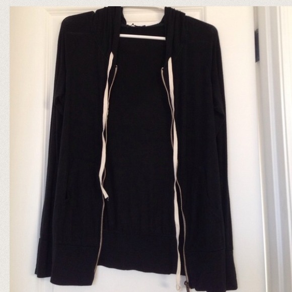 ❌SOLD❌. Brandy Melville Hoodie - Picture 3 of 4