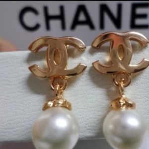 Chanel earring