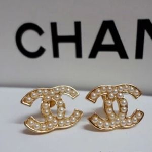 Chanel earring (2)