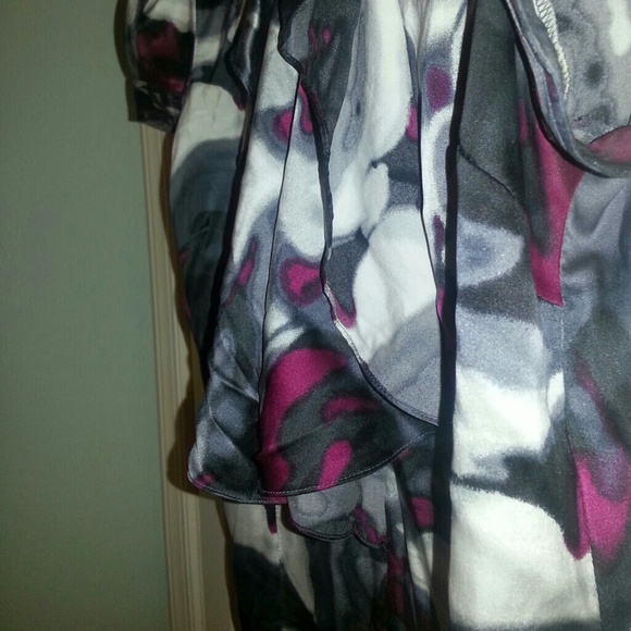 Reduced! Express Design Studio Ruffled Blouse - Picture 2 of 4