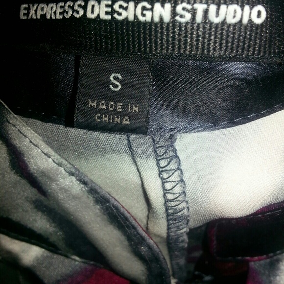 Reduced! Express Design Studio Ruffled Blouse - Picture 3 of 4