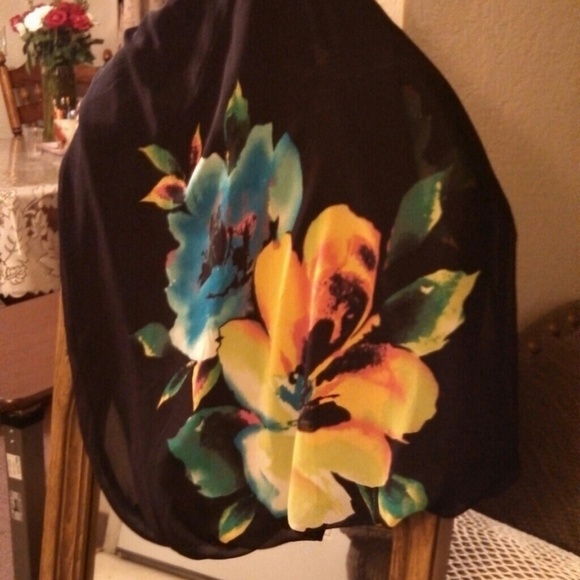 Dress - Picture 3 of 3