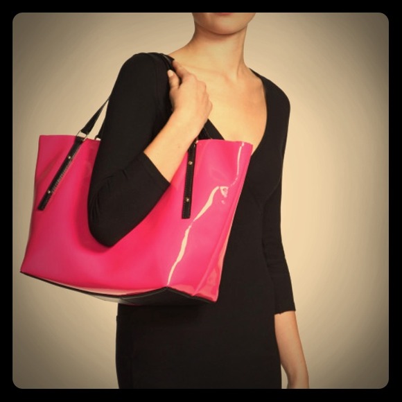 kate spade Handbags - SALE! 💞KATE SPADE TOTE💞