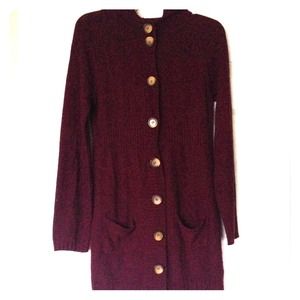 Maroon hoodie sweater