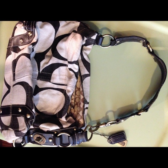 Never worn coach bag!