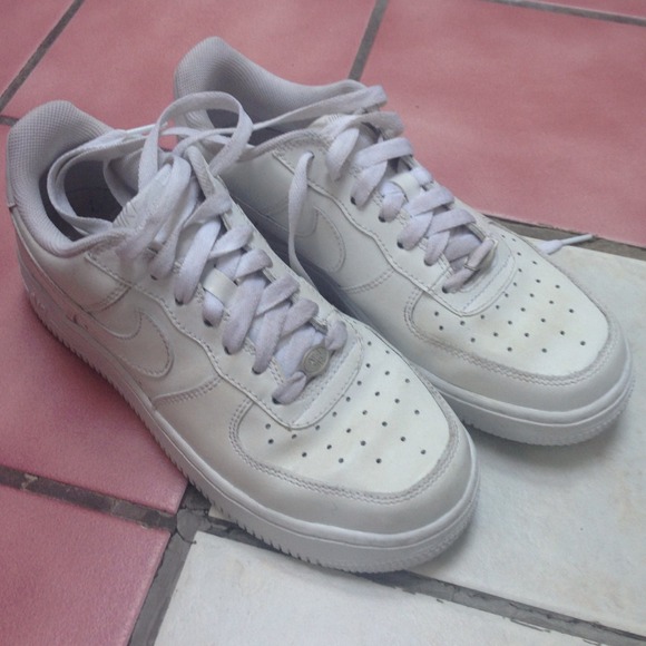 NIKE AIR FORCE 1