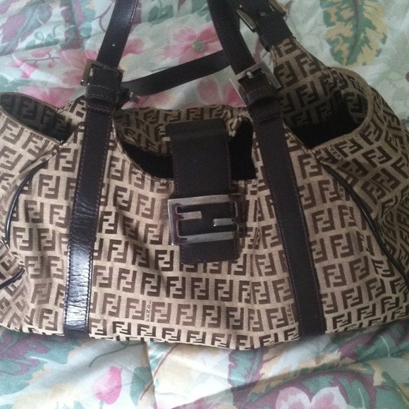 "TRADED" Authentic Fendi handbag