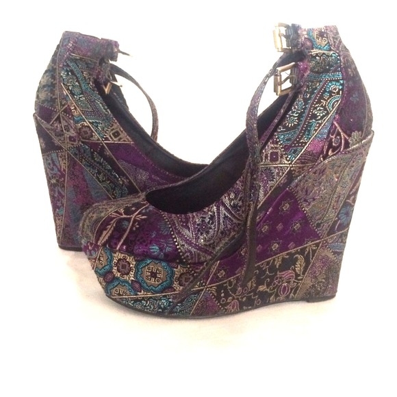 Gorgeous Aldo heels - Picture 1 of 1