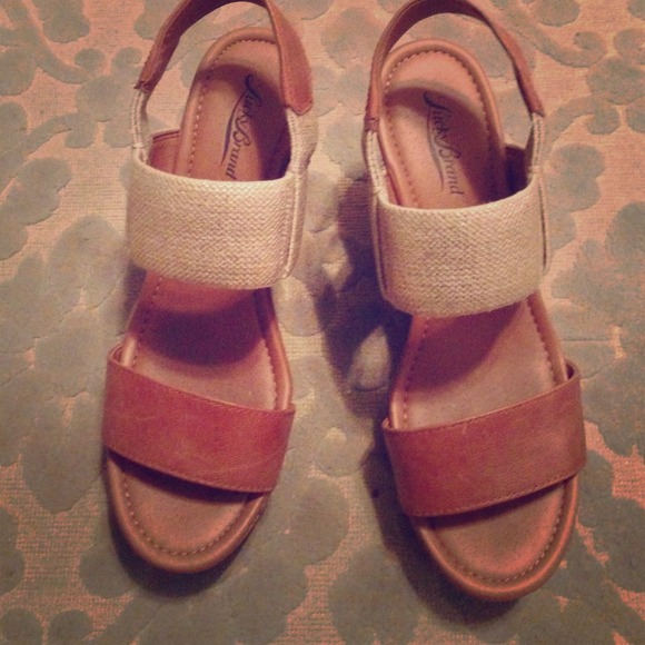 Lucky Wedge Sandals