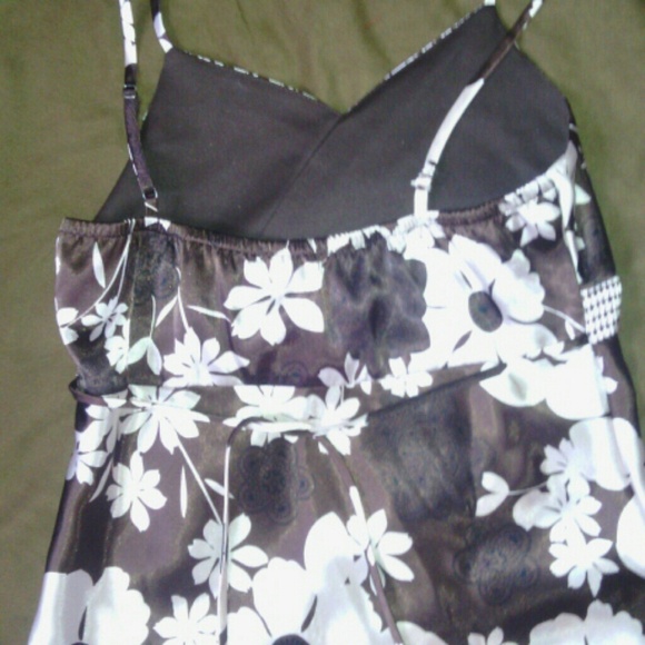 Dress - Picture 4 of 4
