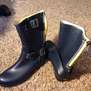 "Sold"""Navy blue Steve Madden Rain Boots