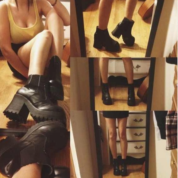 Soho 90's Platform Booties
