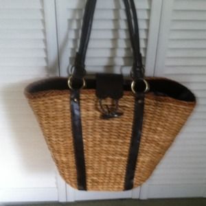 Bahamian straw bag
