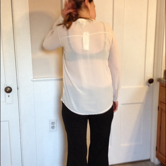 NWT cream colored blouse - Picture 4 of 4