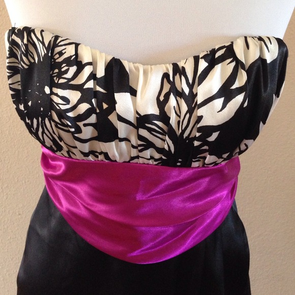 Black Charlotte russe strapless dress - Picture 2 of 4