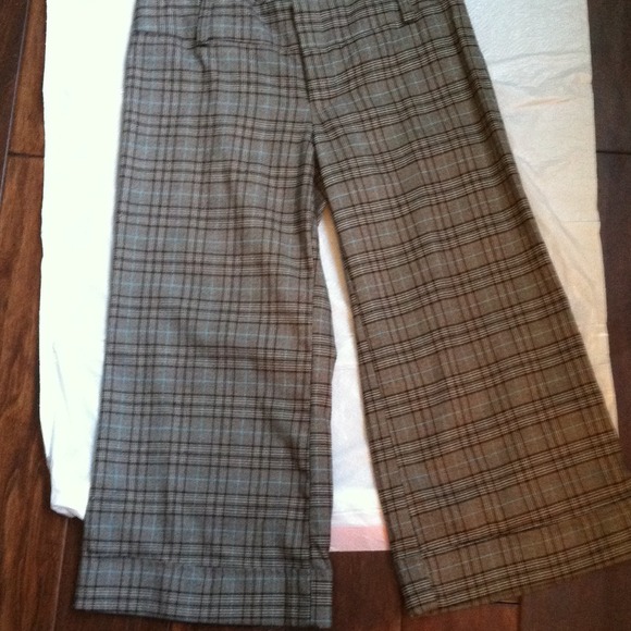 Plaid capris