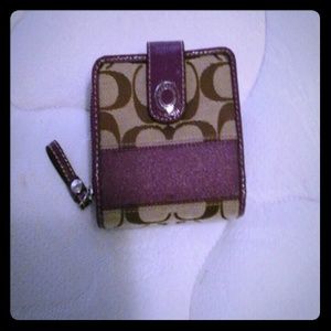 Signature Coach wallet! NWOT !MAKE ME AN OFFER!