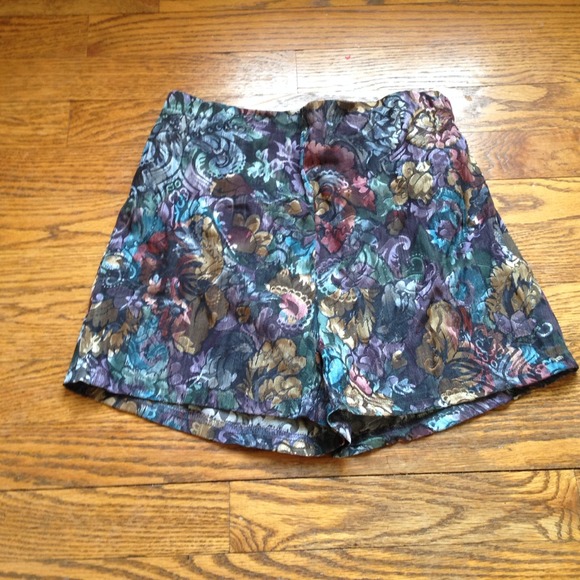 NWT High Waisted Vintage Short