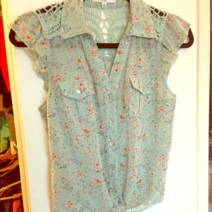 ****SOLD****Country cutie tie up blouse
